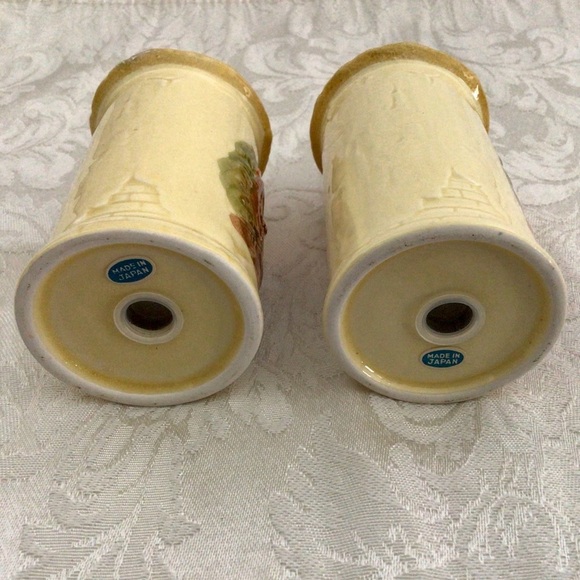 Vintage Ceramic Waterwheel Cottage Salt and Pepper Shaker Set Japan - Picture 7 of 8